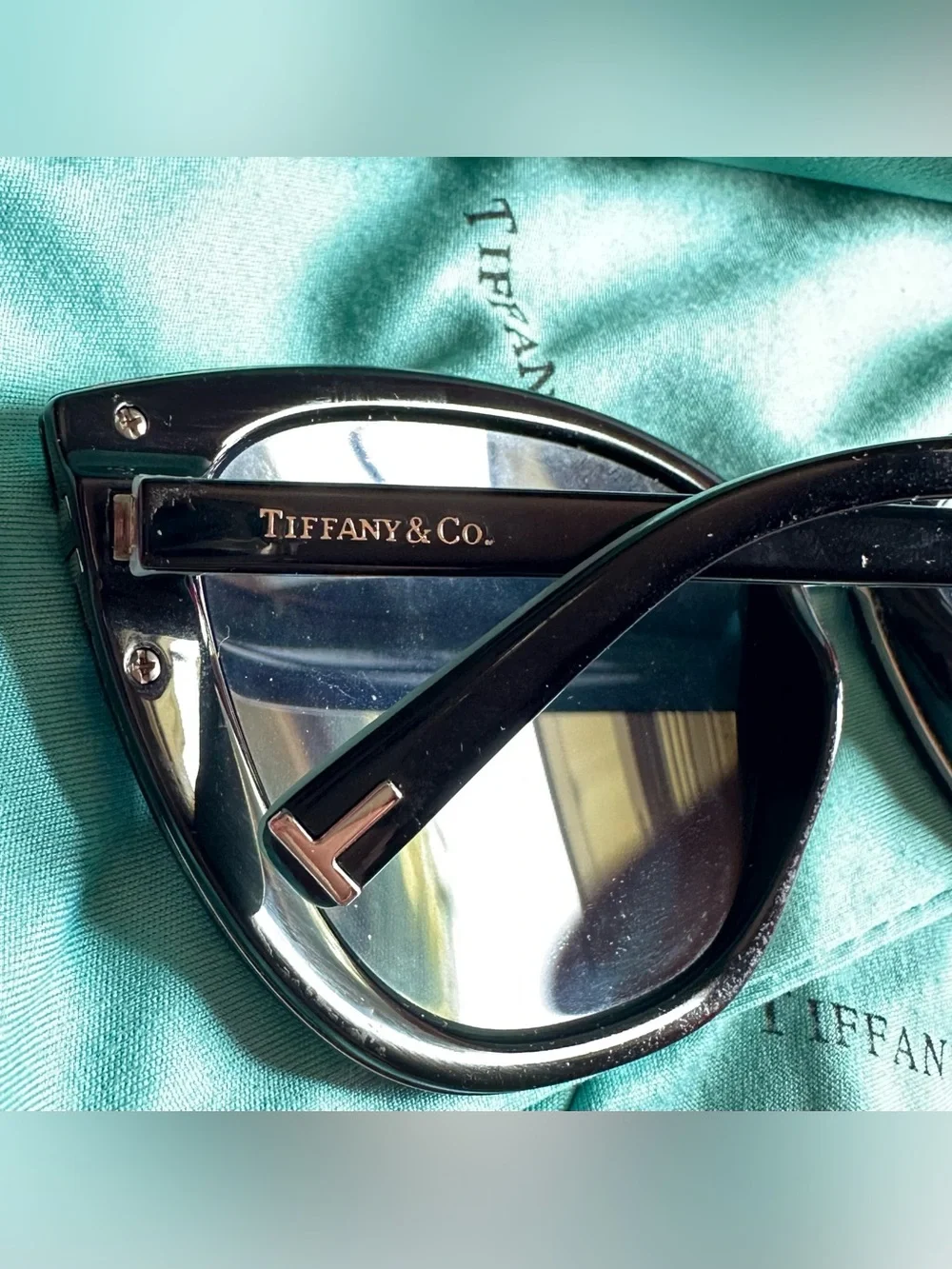 Tiffany & Co. Blue Black Polarized Tiffany’s T Collection Case/Dustbag/Cloth